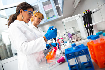 Female scientists working in lab