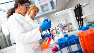 Female scientists working in lab